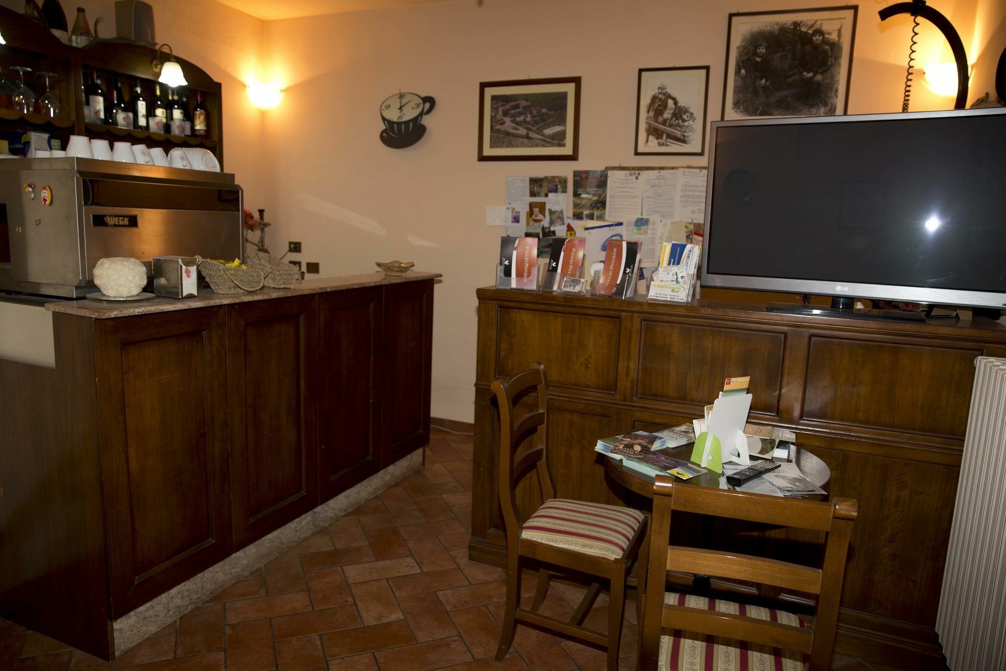 Agriturismo Poggio Pistolese 蒙塔约内 外观 照片